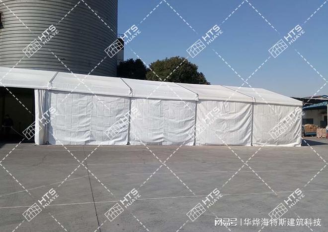 保温大型仓储篷房即便是大型机械或设备都可以自在进出(图1)