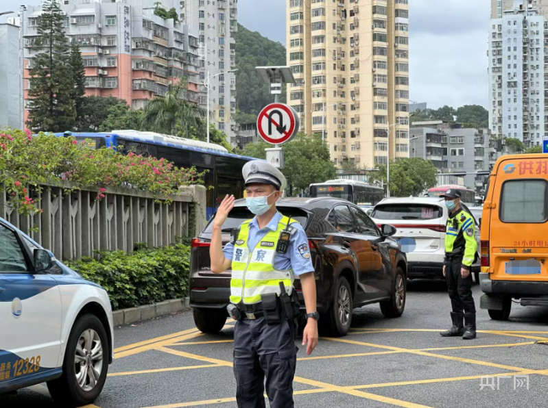 事关中考！深圳交警全力护航(图1)