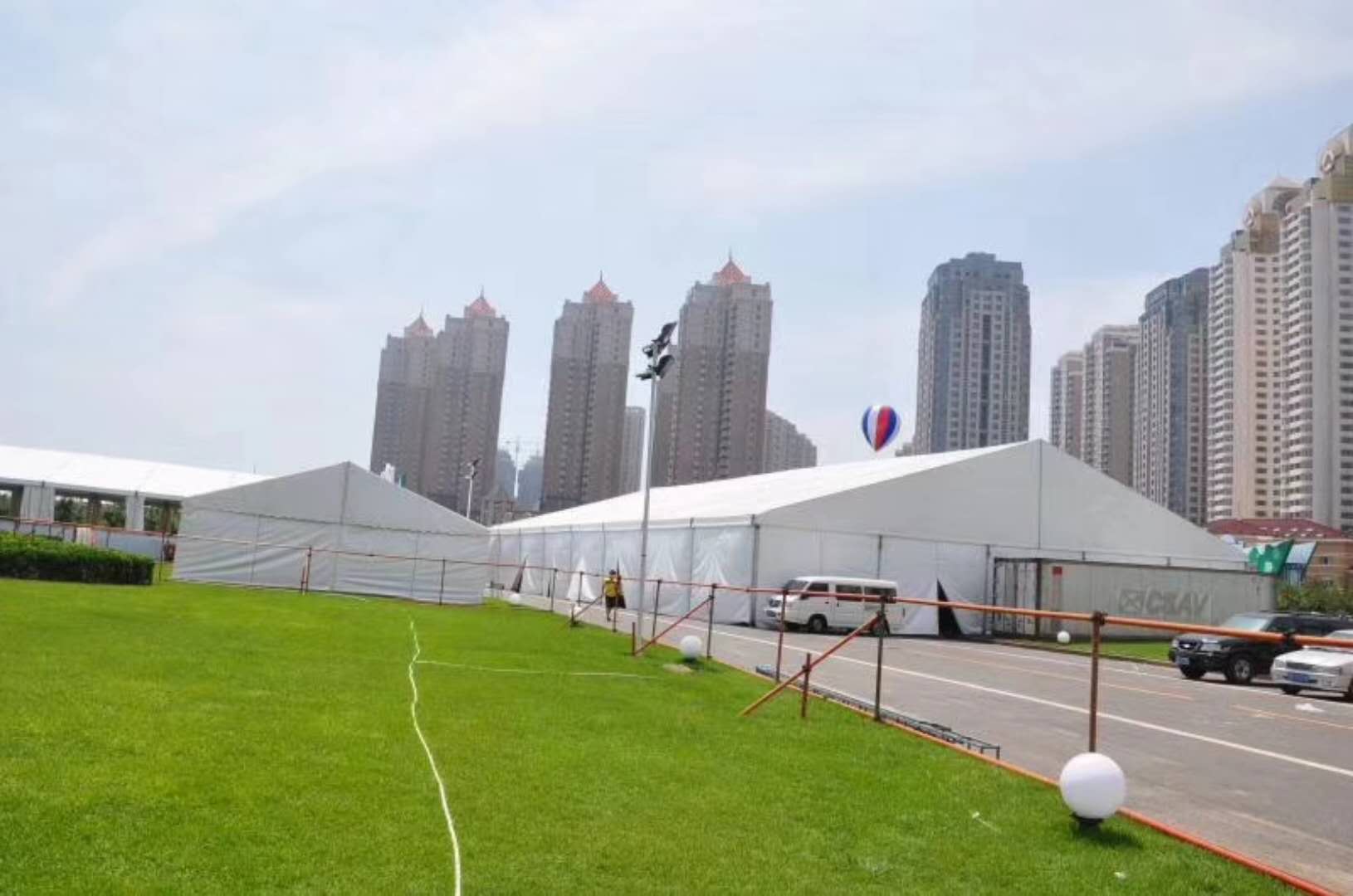 仓储篷房多是作为工厂临时贮存空间使用(图1)