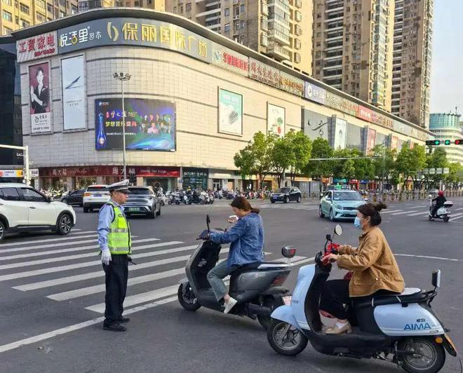 为期3个月！孝感将严查电动车、摩托车、汽车的这些行为千万注意！(图1)