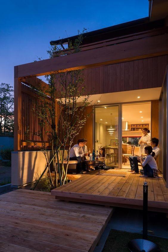 若你住一层这个夏天试试遮阳棚+防腐木休闲地台比种花好看(图5)
