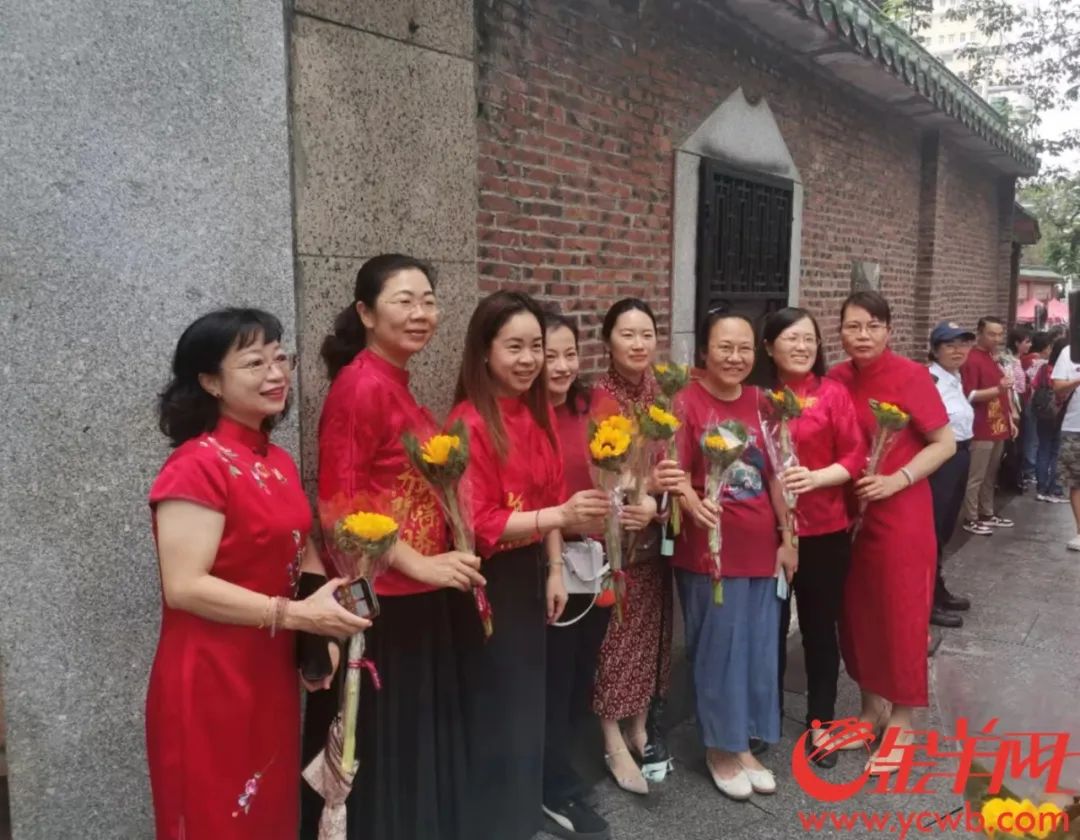 高考开考！直击高考第一现场(图5)