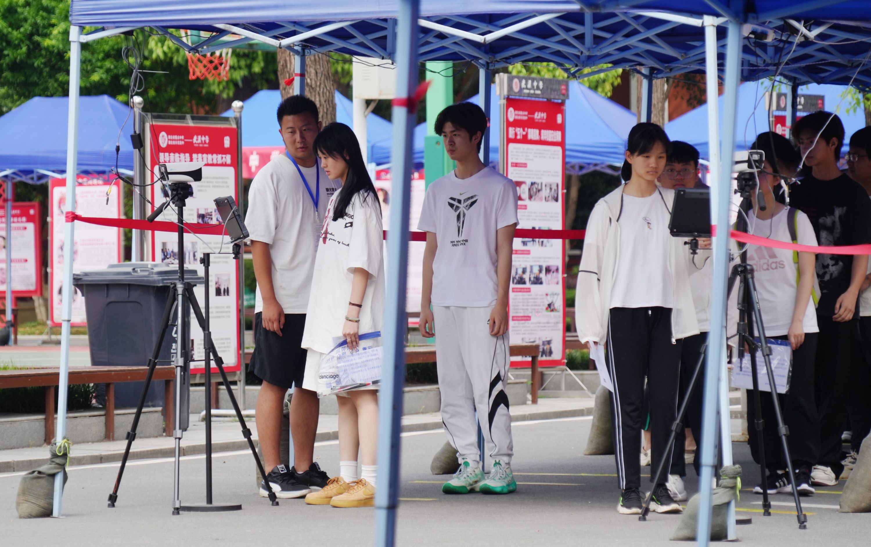 考点贴心学生安心武汉考生今日看考场(图2)