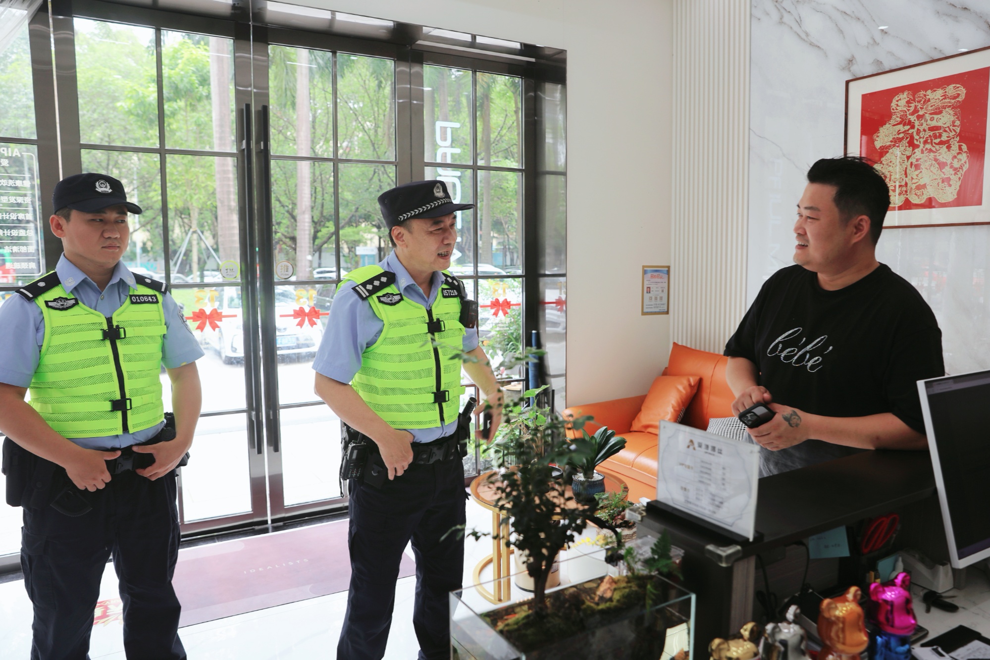 “硬核”保障+暖心服务深圳公安全力护航高考(图1)