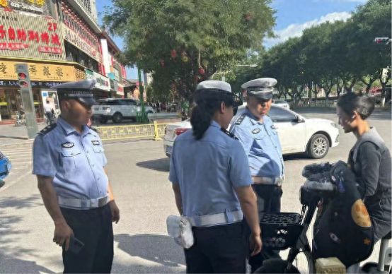彬州交警掀起电动自行车交通违法整治新高潮(图1)