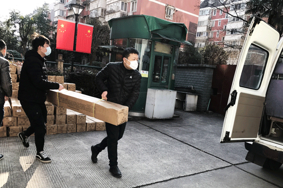 打好“帐篷”支援战、为“守门”行动助力——宁波联通鄞州分公司500顶帐篷撑起抗“疫”力量(图2)