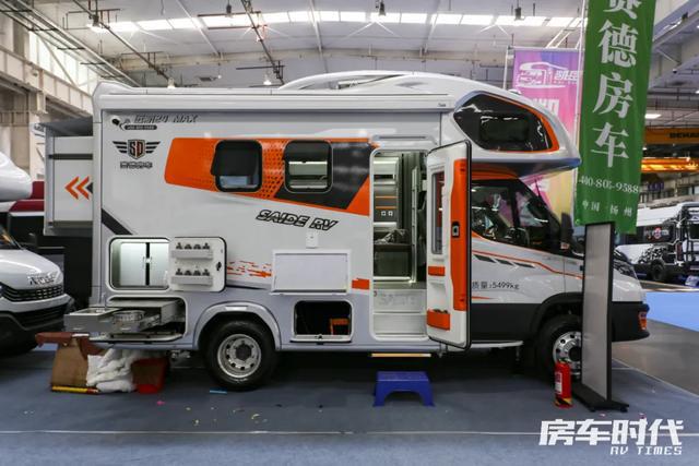实拍赛德房车远航24MAX——旗舰品质能否匹配128万的定价(图2)