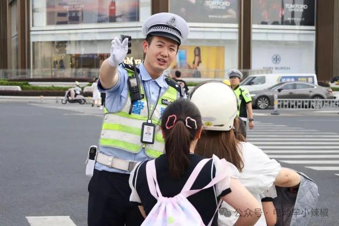 电动车不能用遮阳伞？替代方案来了车主：别让夏天骑车变得太难(图7)