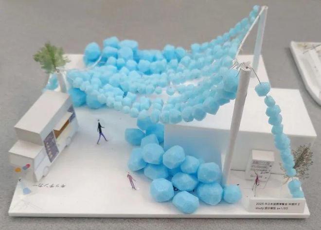 大阪世博会建石头凉棚成吨石头挂头顶网友：如果遇上地震(图2)
