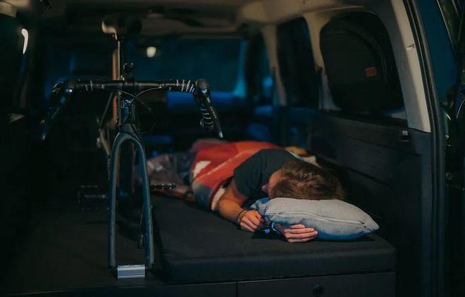 少人数旅居诉求两个版本可选！Vanderer推出全新露营车(图6)