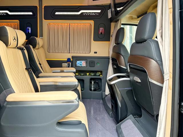 晶马乐行M800全顺T8底盘豪奢布局商旅兼备(图3)