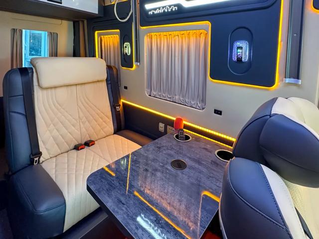 晶马乐行M800全顺T8底盘豪奢布局商旅兼备(图5)