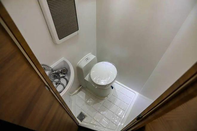 “卷”到飞起豪华与实用的完美融合罗曼特斯罗曼鲟实拍评测！(图25)