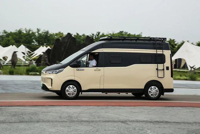 城市通勤、户外旅居两不误！实拍亚特启程露营车(图10)