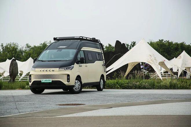城市通勤、户外旅居两不误！实拍亚特启程露营车(图3)