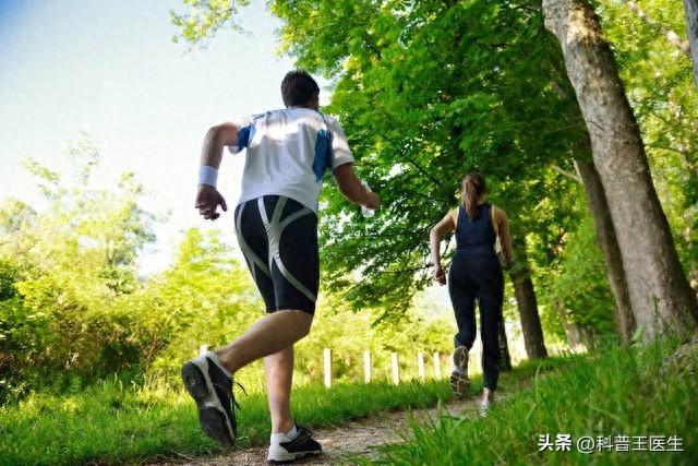 夏季高温户外工作如何保持身体健康？快来了解这些防暑误区！(图1)