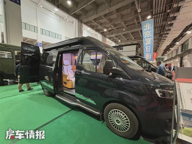 能当MPV开的福特房车都带独立航空座椅第二款今年特受欢迎(图1)