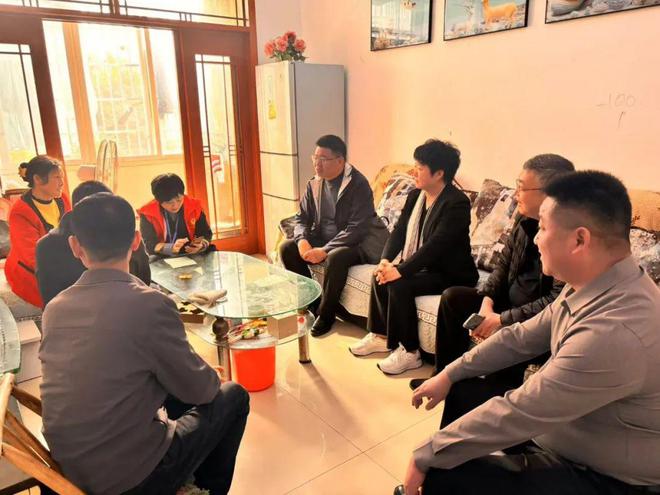 省统计局人口处到信阳调研指导人口变动情况抽样调查工作(图1)