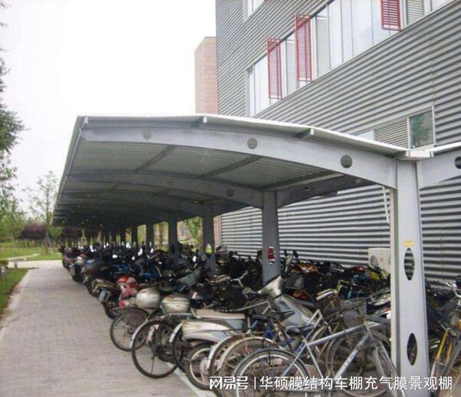 膜结构停车汽车遮阳棚的特点(图1)