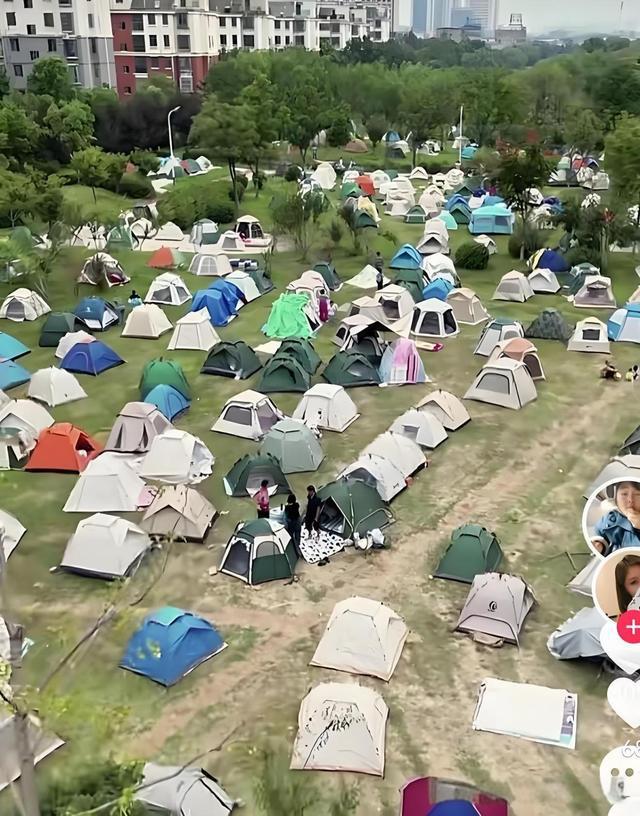 合肥地震后肥东家家户户室外搭帐篷(图1)