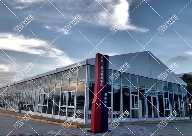 华烨体育篷房快速搭建确保体育赛事不受天气影响！(图2)