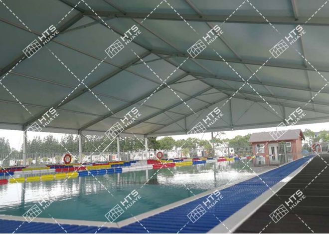 华烨体育篷房快速搭建确保体育赛事不受天气影响！(图1)