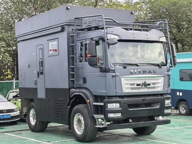 重卡房车价格跌下神坛还带升顶大阳台霸气十足C本能开(图1)