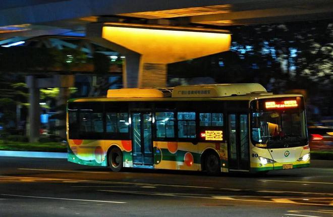 爆雷！郑州一家人跑路妻女先撤丈夫垫后已完美落袋6亿(图9)