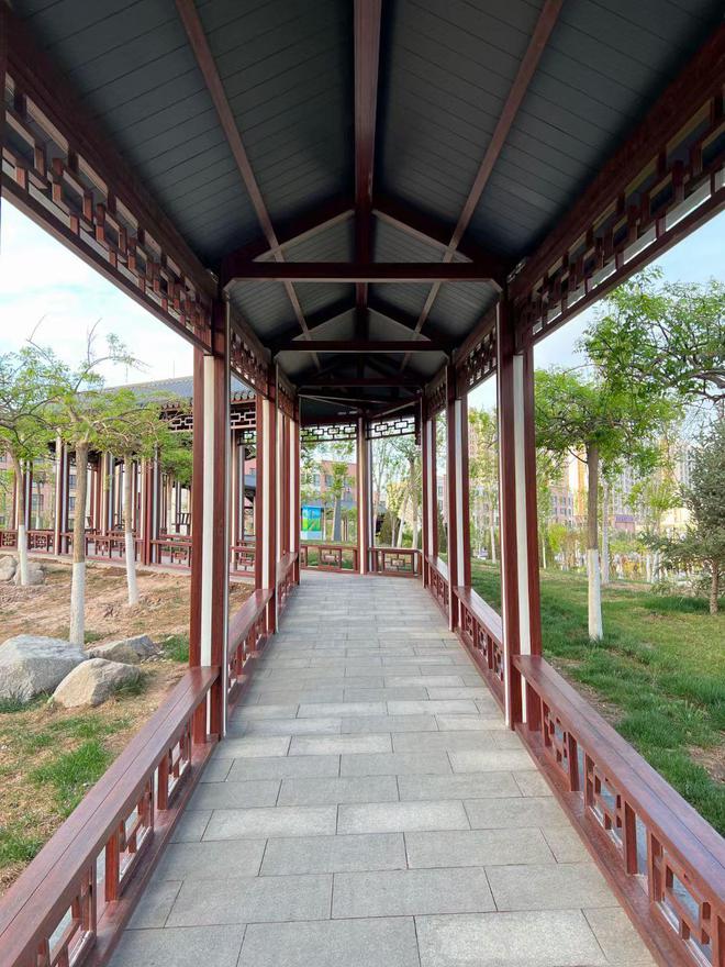 铝合金廊架：打造多功能休闲空间(图2)