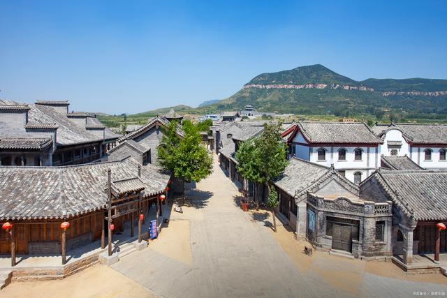 石家庄龙泉古镇商圈户外大屏广告(图1)