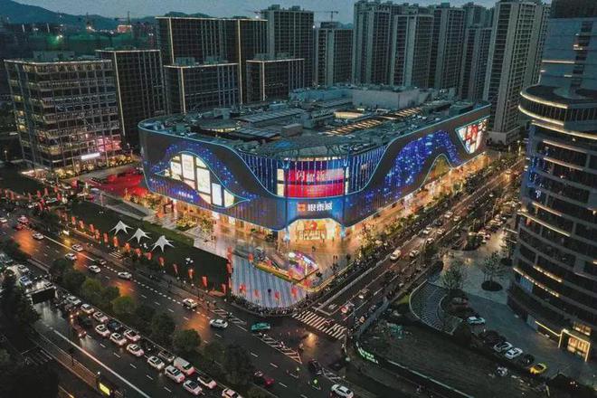 ®西投银泰城杭州西投银泰城售楼处发布：多款户型亮相(图1)