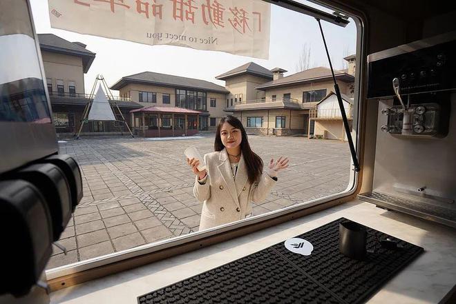 大陆冰激凌咖啡房车：能创业的移动甜品屋—开启多元生活新方式(图9)