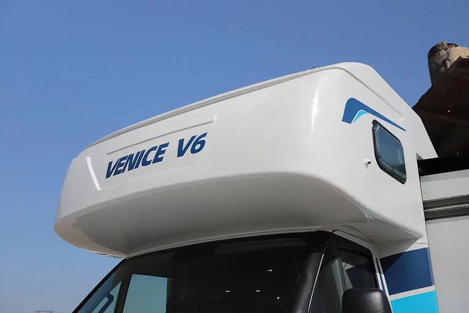 65T进口依维柯底盘价格战下的升级之作实拍威尼斯V6房车(图7)