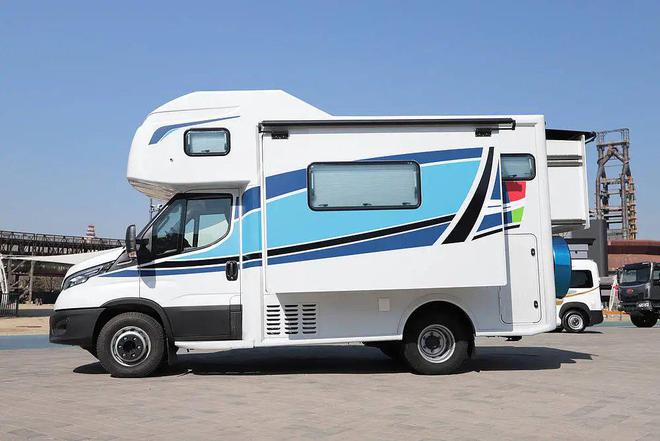 65T进口依维柯底盘价格战下的升级之作实拍威尼斯V6房车(图5)