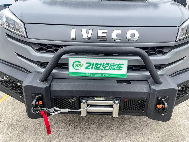 1199万起想要的配置自己装！实拍旌航IVECO得意A35露营车(图3)