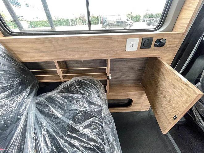 1199万起想要的配置自己装！实拍旌航IVECO得意A35露营车(图14)