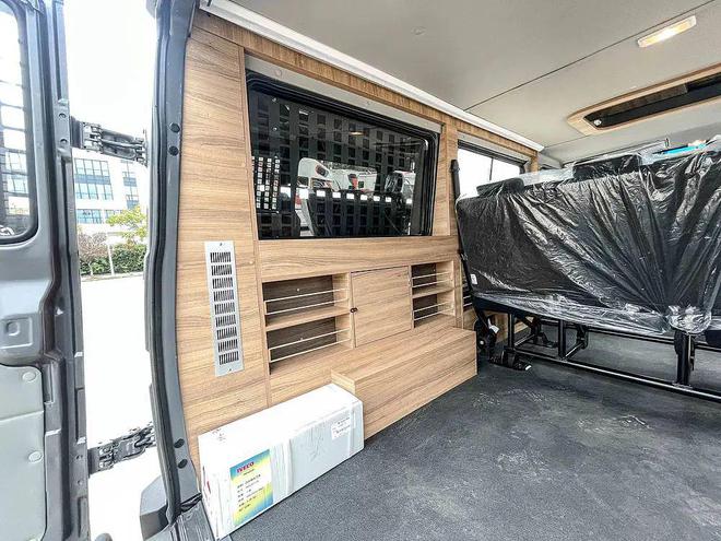 1199万起想要的配置自己装！实拍旌航IVECO得意A35露营车(图17)