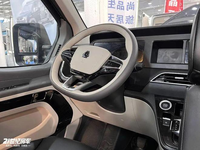 同级最大动力！亦商亦旅重汽先锋官V公路咖啡宿营车(图5)