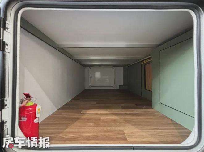 20多万的豪沃房车内部两室一厅自带19度电颜值不输越野车型(图6)