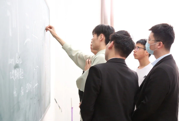 深耕教育行业数十年北京八维教育集团助力学生从校园走向就业(图2)