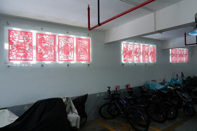 停车棚里的美术馆再迎新展“南桥撕纸”点亮社区空间(图3)