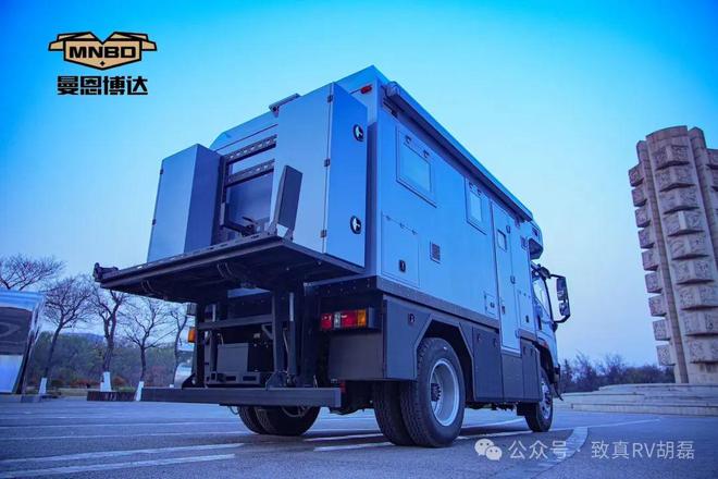 重汽豪曼全地形中卡四驱越野房车(图6)