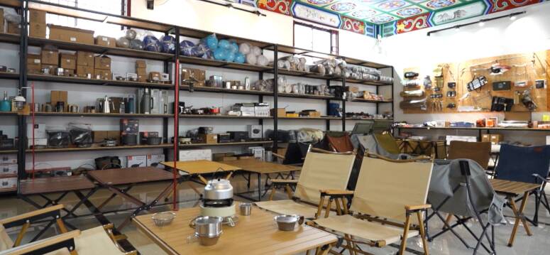 潍坊青州：春日踏青带动户外用品热销“春日经济”热力迸发(图2)