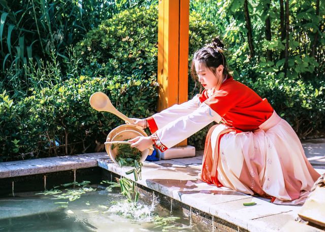 解锁玩水滑冰新体验来银基畅享夏日清凉(图8)
