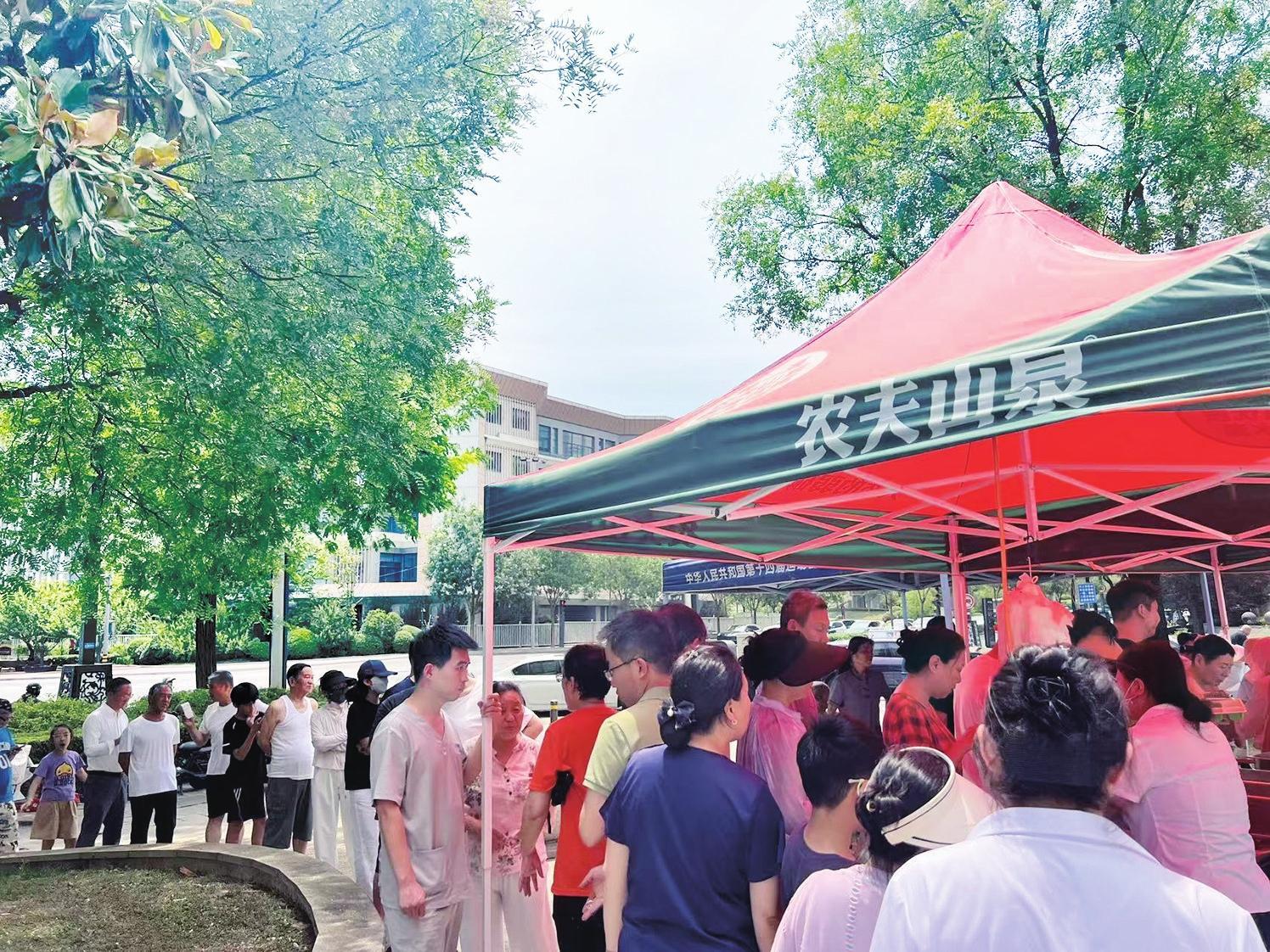 好吃不贵！西安多家星级酒店开始“摆摊”(图3)