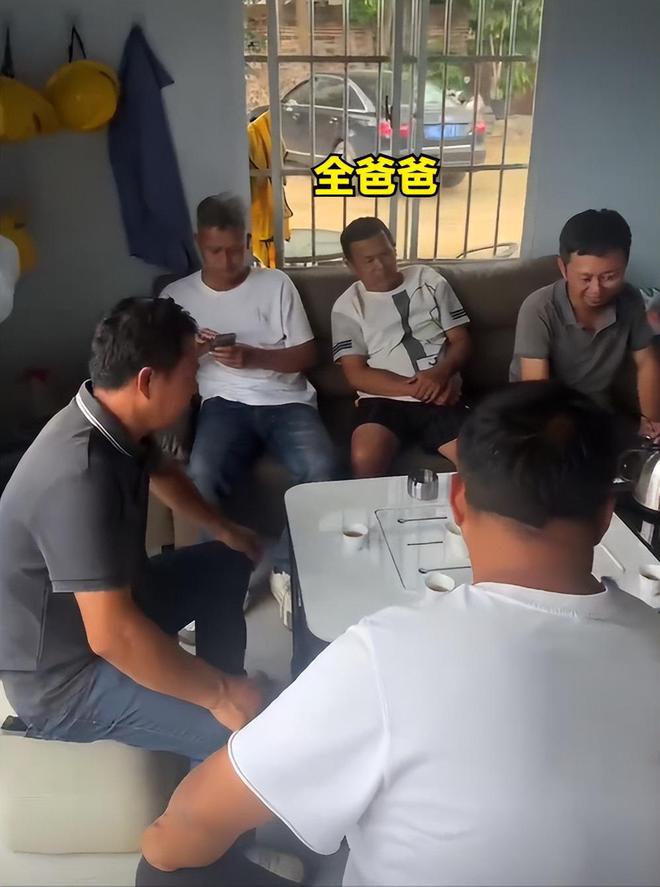 全红婵家一建房邻居家也开始行动全家地基质量被网友狂赞太过关(图2)