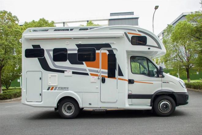 内部两室一厅家电齐全!节假日变身度假小屋豪华卓越品质出行(图2)