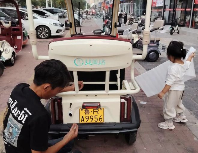 开学季多地明禁止违规电动车接送学生!3种合规接娃方式不扣不罚!(图4)