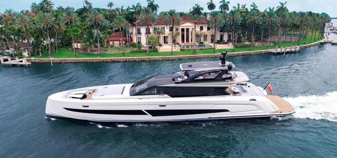 VanquishYachts第二艘35米全铝VQ115Veloce游艇交付船东(图1)