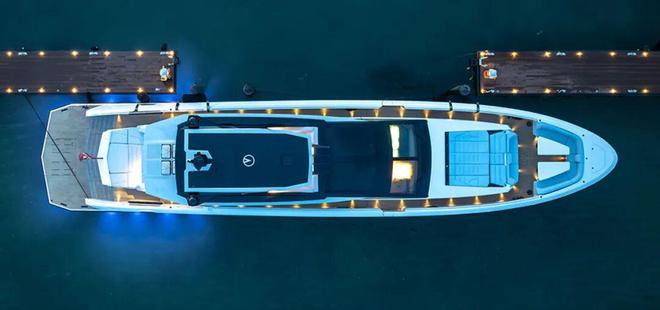 VanquishYachts第二艘35米全铝VQ115Veloce游艇交付船东(图4)